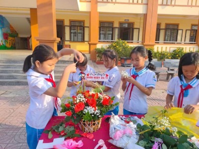 Thi cắm hoa 2